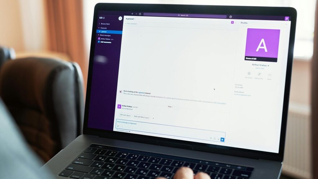 samsung internet windows browser - Photo by Mikhail Nilov on Pexels