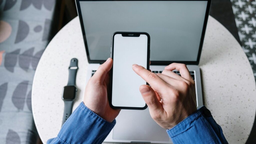 apple technology modern innovation - Photo by cottonbro studio on Pexels