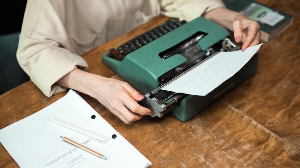 technical writing amazon publishing - Photo by Ron Lach on Pexels