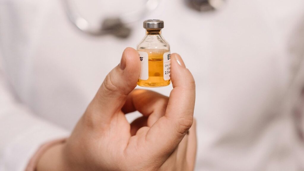 ios 26.1 liquid glass controls - Photo by Pavel Danilyuk on Pexels