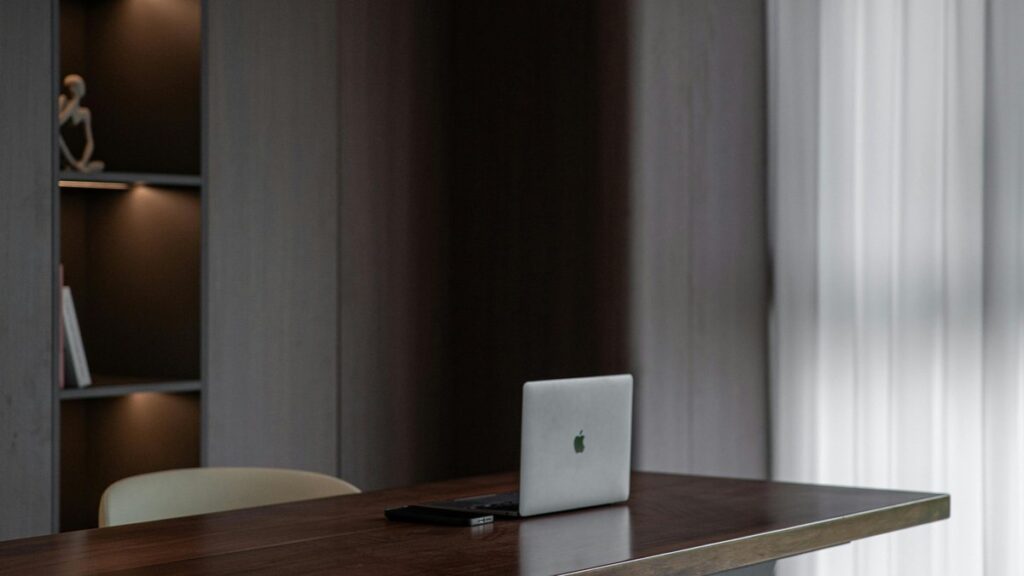 laptop computer technology workspace - Photo by Liuuu _61 on Pexels