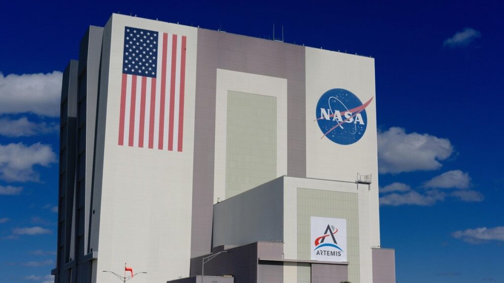 blue origin nasa artemis - Photo by Lando Dong on Pexels