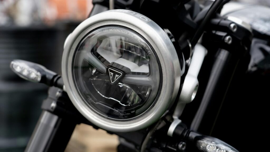 technology innovation modern design - Photo by Peter Xie on Pexels