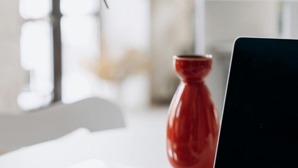 lenovo mini pc home office setup - Photo by Mikhail Nilov on Pexels