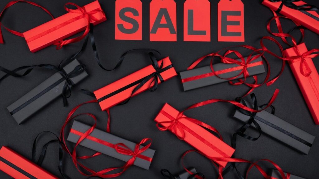 black friday deals holiday shopping - Photo by Tamanna Rumee on Pexels