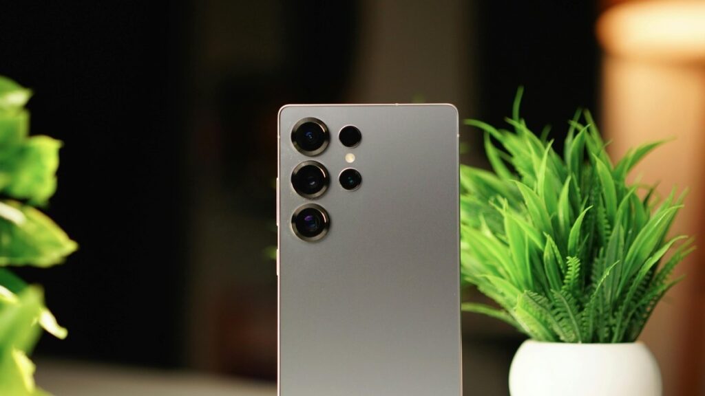 OnePlus Samsung S25 Ultra - Photo by Imad Clicks on Pexels