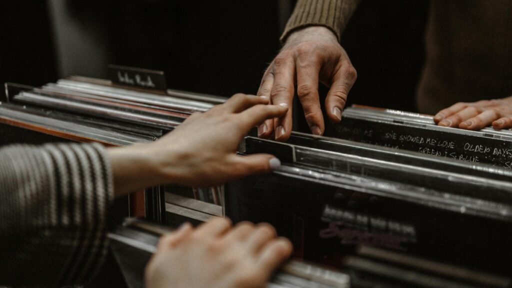 music discovery algorithm alternatives - Photo by Anna Panchenko on Pexels