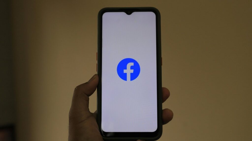 facebook social media - Photo by greenwish _ on Pexels