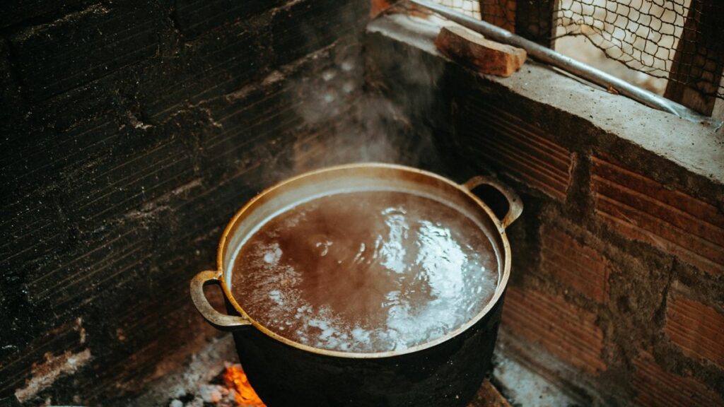 steam black friday - Photo by Thái Trường Giang on Pexels