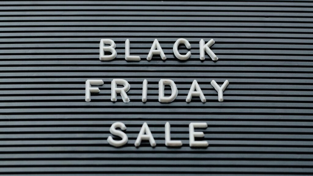 Best Buy Thanksgiving Sale - Photo by Max Fischer on Pexels