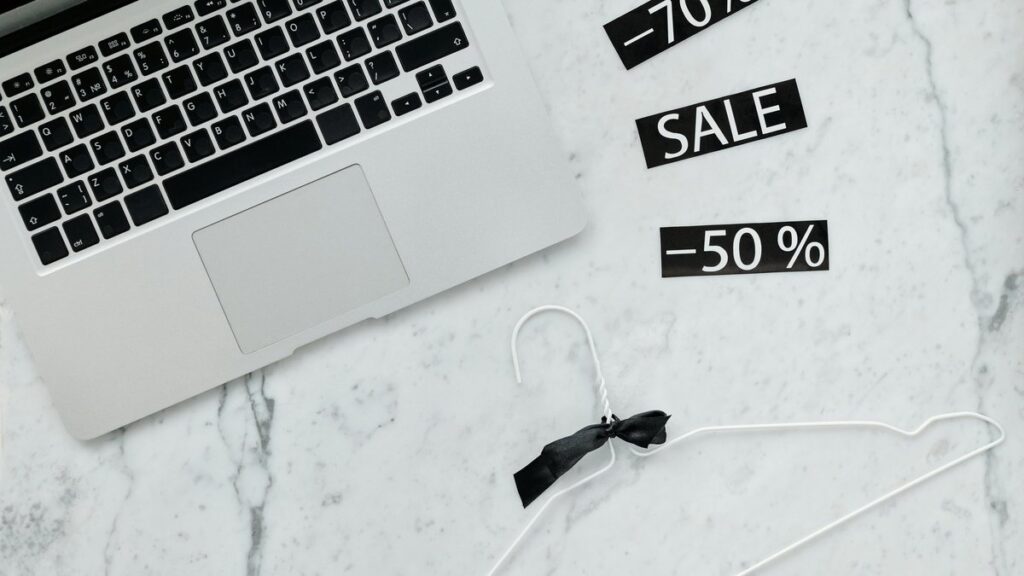 black friday deals tech discounts - Photo by Max Fischer on Pexels
