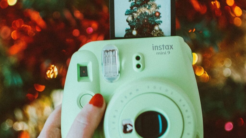 polaroid flip instant camera - Photo by Lisa from Pexels on Pexels